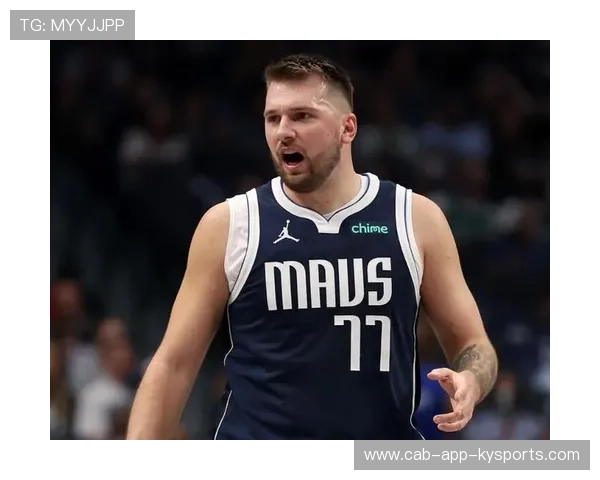 东契奇突破连续制造威胁,独行侠逐渐扩大分差